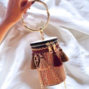 Cylindrical Woven Straw Bucket Crossbody Handbag/Shoul…Boho Chic Tassels